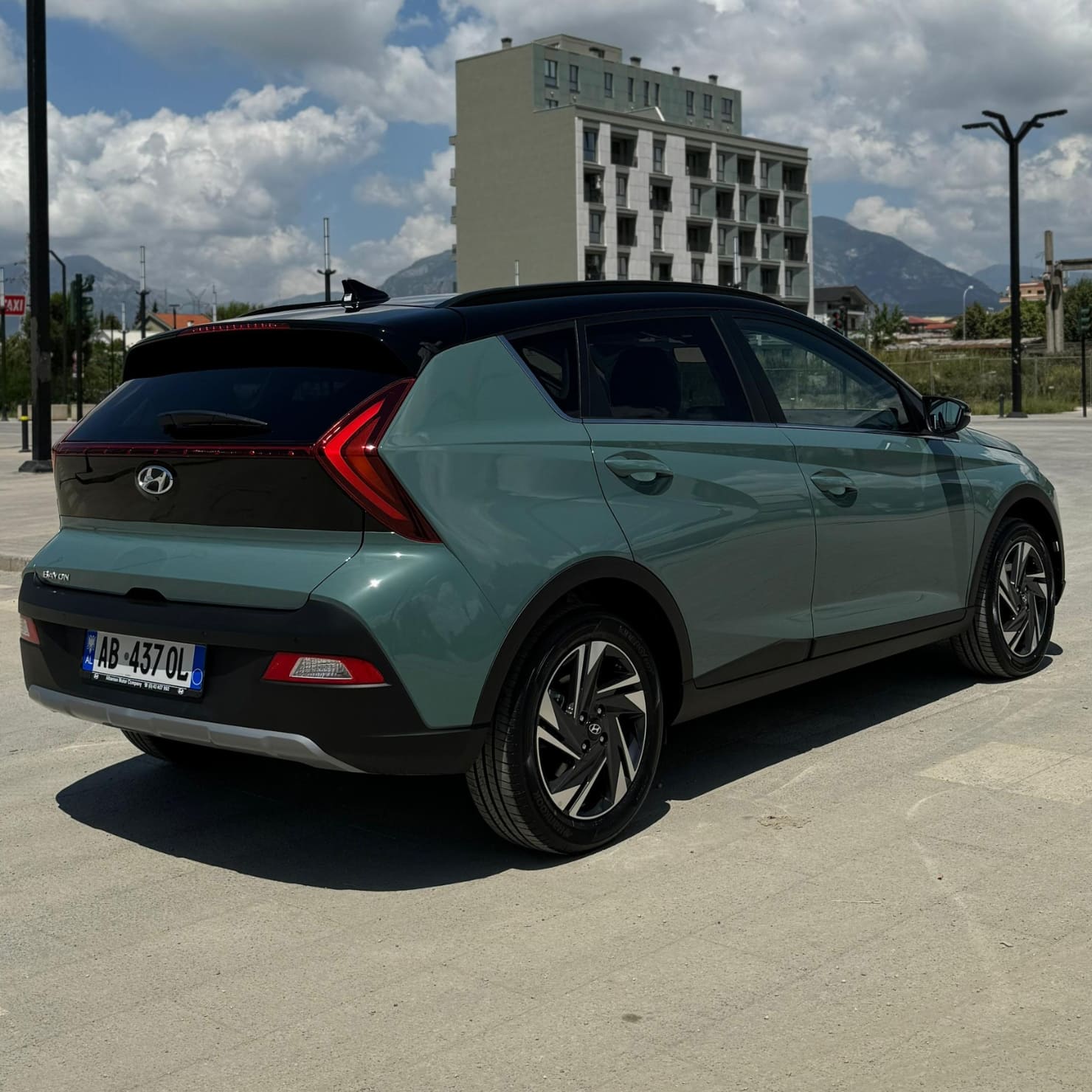 Makina elektrike me qira
